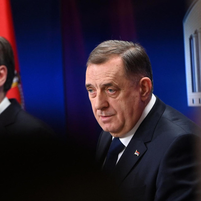 Aleksandar Vučić, Milorad Dodik