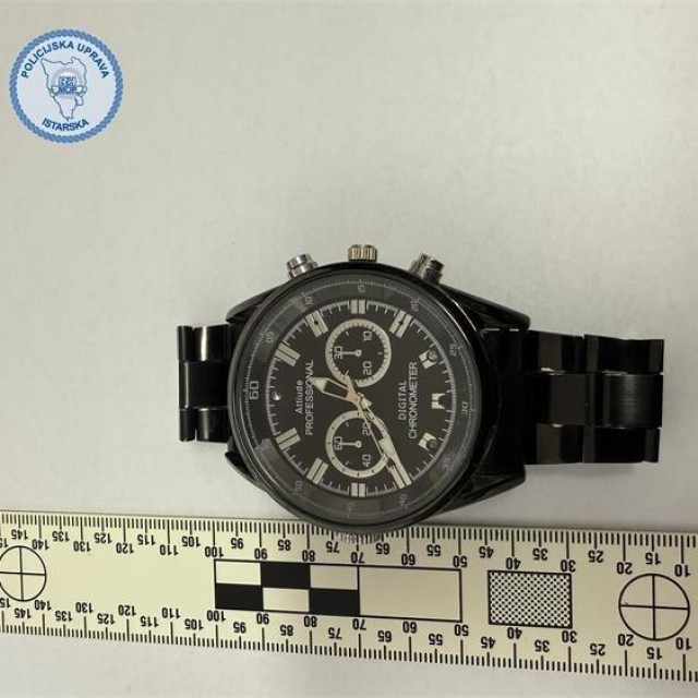 ručni sat koji je oduzela policija