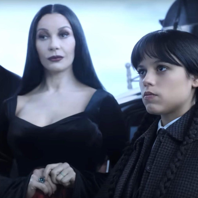 Jenna Ortega i Catherine Zeta Jones u seriji ‘Wednesday‘