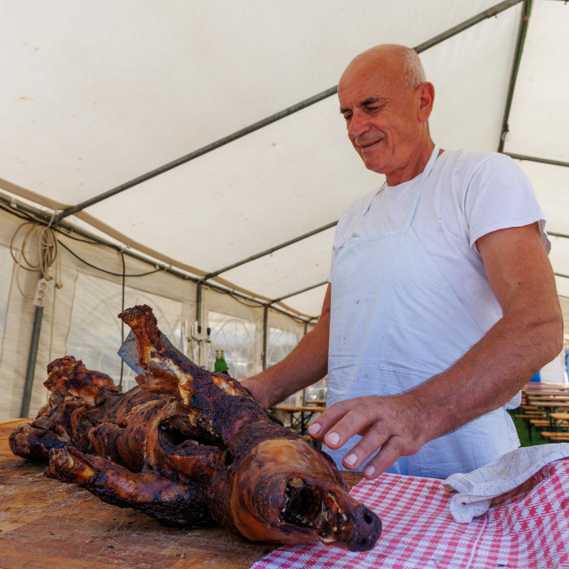 U Sinju je danas bilo puno manje odojaka i janjaca nego inače