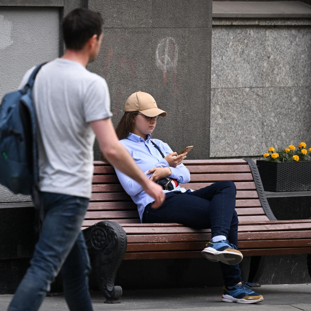 Svi oblici sumnjivih poruka, bilo e-poštom, SMS-om ili putem društvenih mreža, trebaju se ignorirati i obrisati, a građani se pozivaju da o njima upozore i prijatelje te članove obitelji