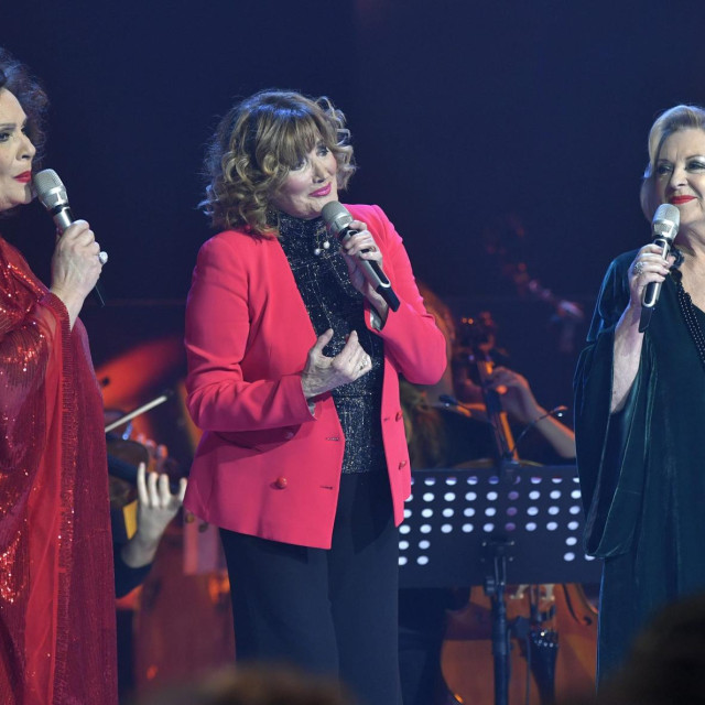 Radojka Šverko, Tereza Kesovija i Gabi Novak
