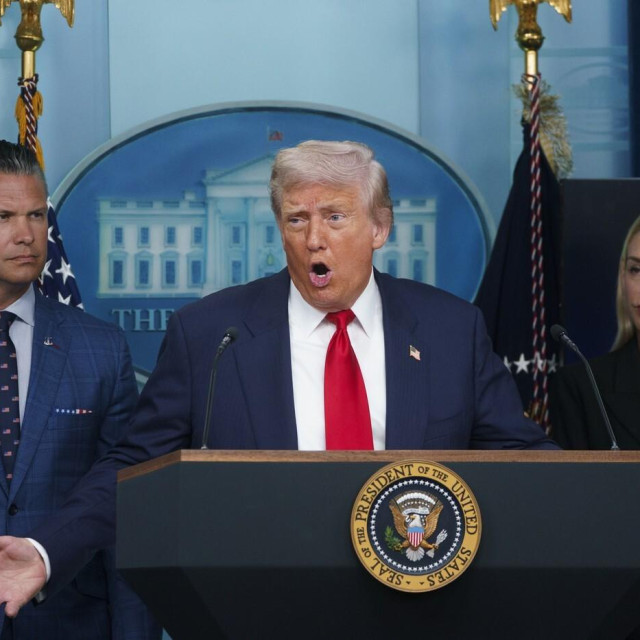 Donald Trump drži press konferenciju u Bijeloj kući
