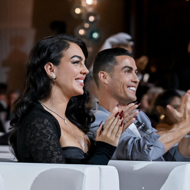 Georgina Rodriguez i Cristiano Ronaldo na dodjeli nagrada Globe Soccer koja se u prosincu 2024. održala u Dubaiju u Ujedinjenim Arapskim Emiratima