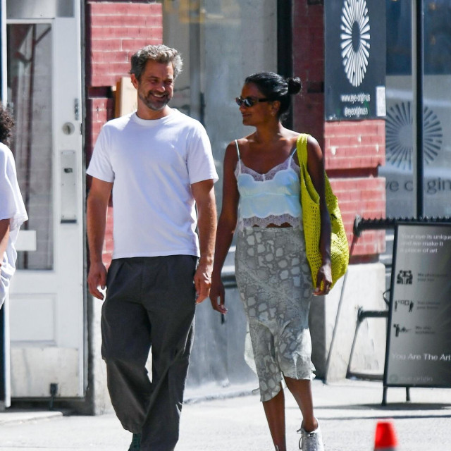 Joshua Jackson i Simone Ashley