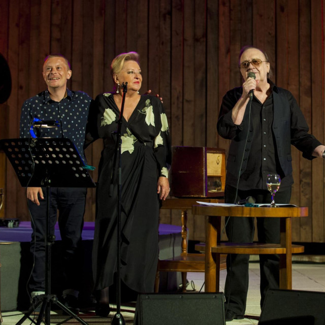 Matija Dedić, Gabi Novak i Arsen Dedić na koncertu u Šibeniku 2014. godine