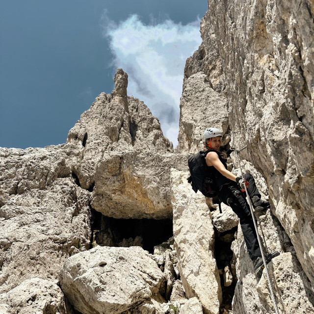 Iva je pravu ljubav prema planinama otkrila 2007. godine kada se upisala na tečaj sportskog penjanja