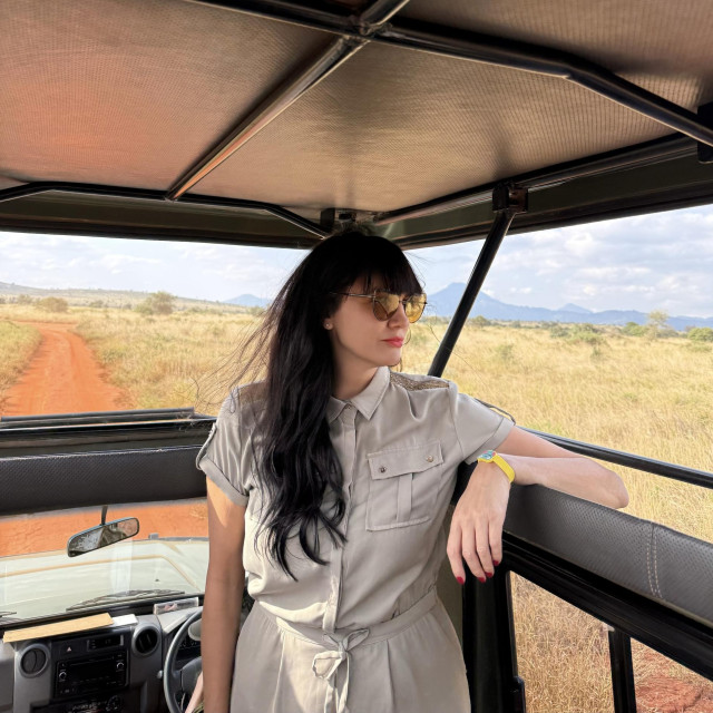 Ivana Delač na land roveru kojim se njena grupa zaputila u skrovita mjesta parka Tsavo