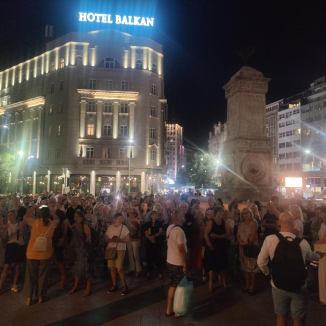 Beograđani pjevaju pjesme Gabi Novak