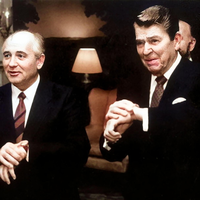 Gorbačov i Reagan, fotografija iz 1985. godine