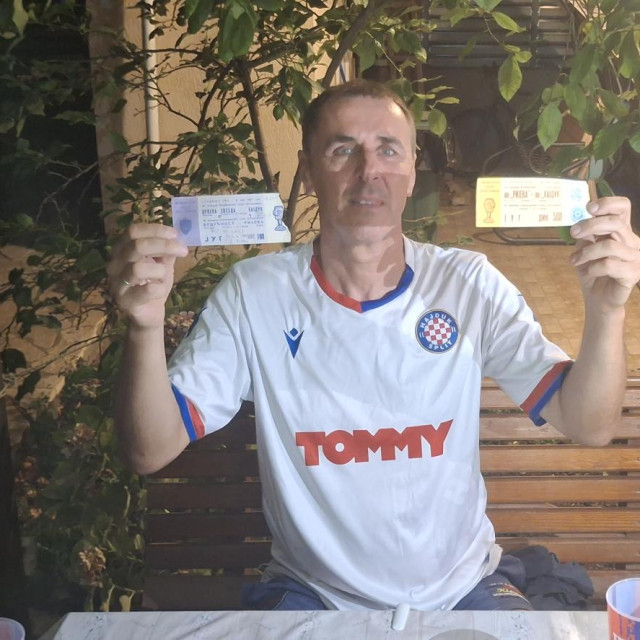 Robert Barabaš s dvije najdraže ulaznice