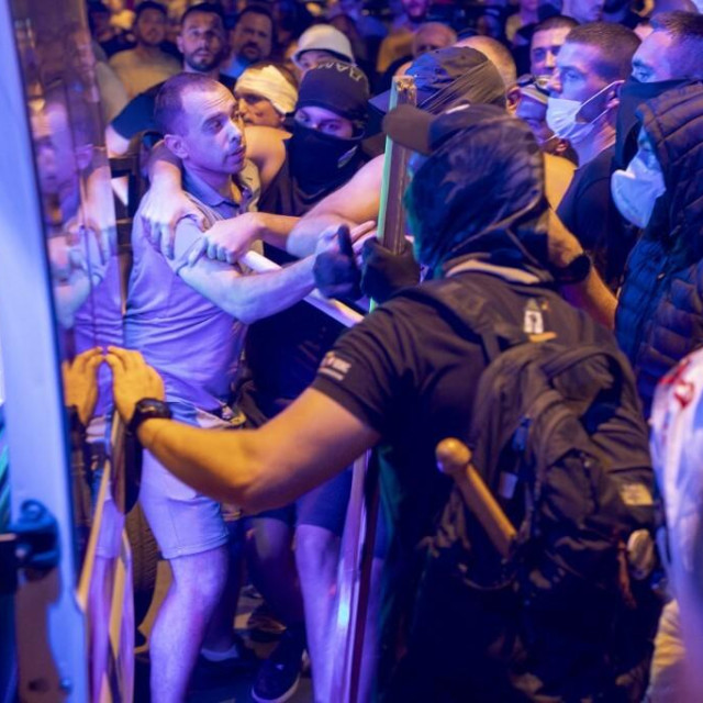 Nasilni prosvjedi u Srbiji