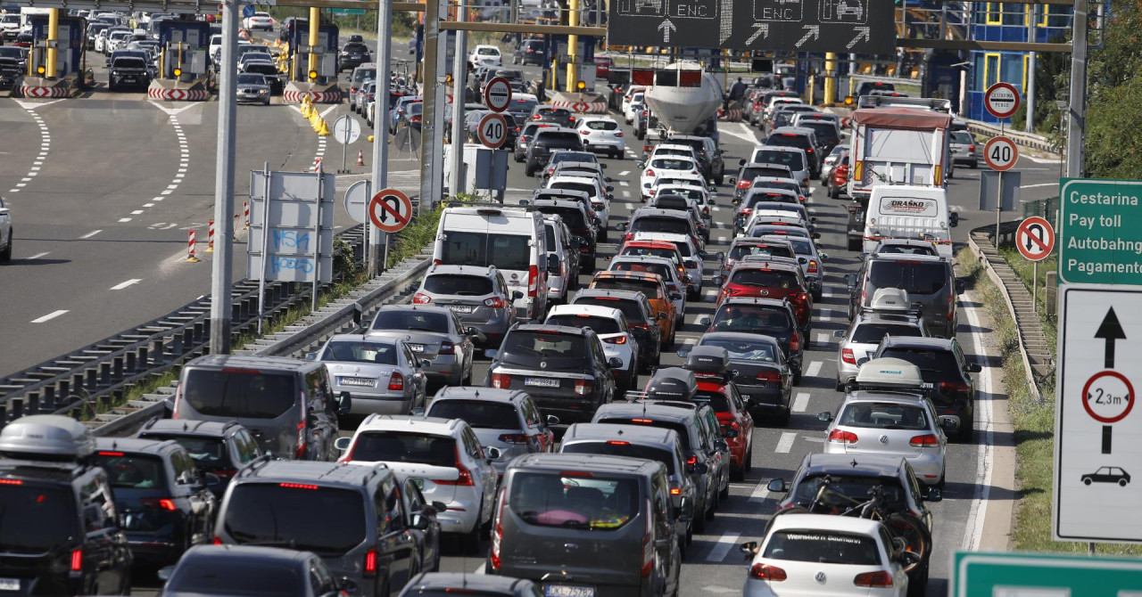 Na A1 prema Zagrebu devet kilometara duga kolona, zastoji i na drugim dionicama