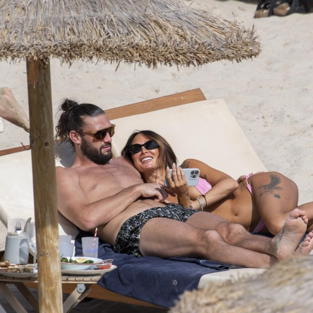 Andy Carroll i Lou Teasdale