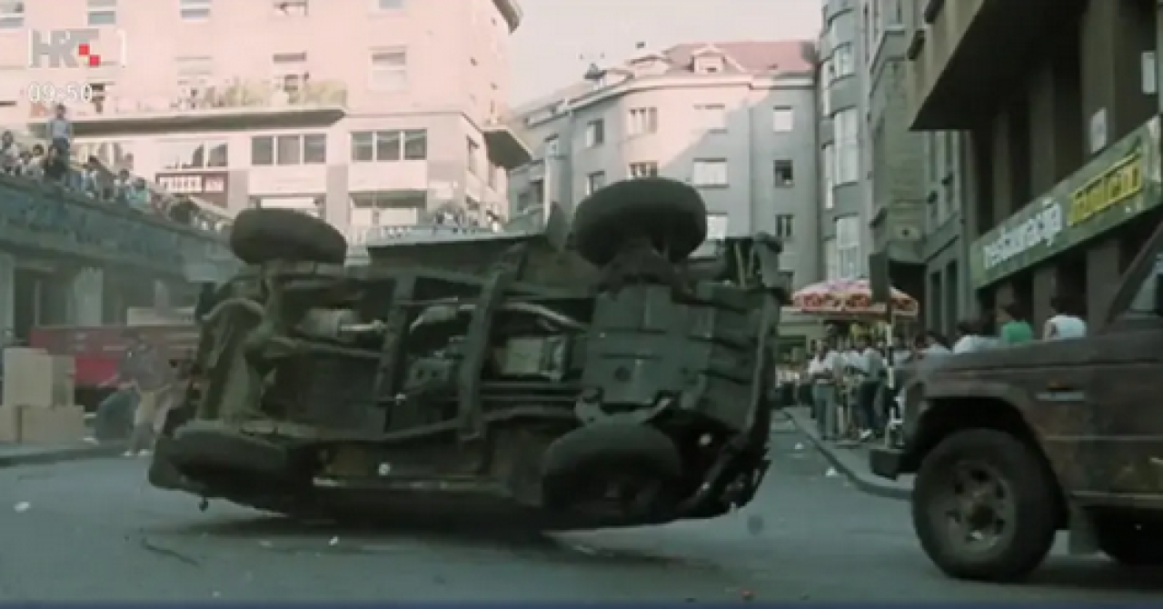 Dok je snimao ovaj film, glumac je pao s drva i slomio dio lubanje, pa mu je na hitnoj operaciji u KBC-u Zagreb ugrađen - komad plastike