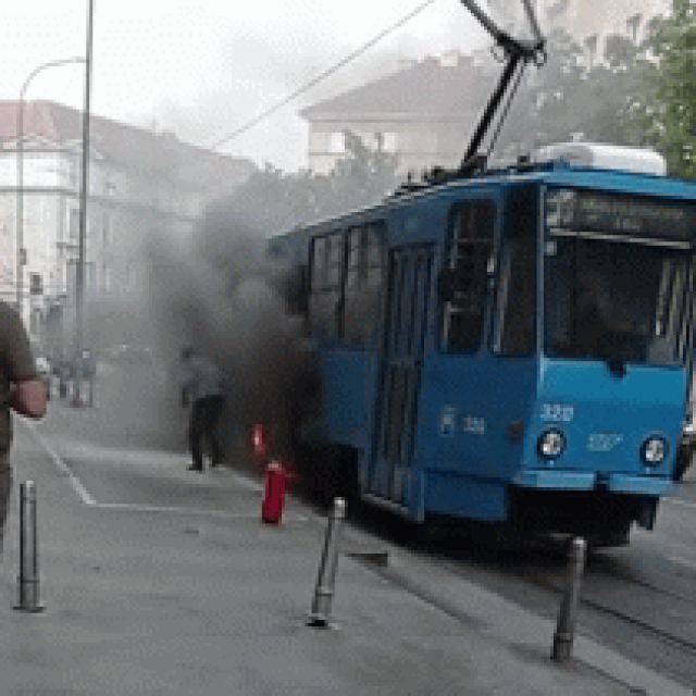 Tramvaj u plamenu