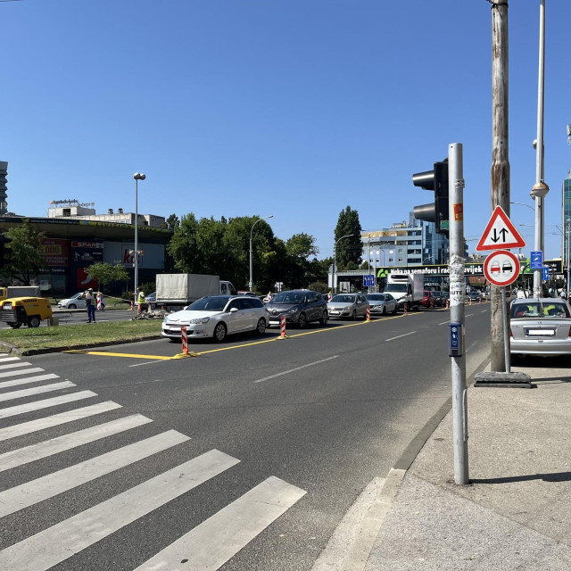 Vukovarskom u smjeru istoka vozi se u jednoj traci