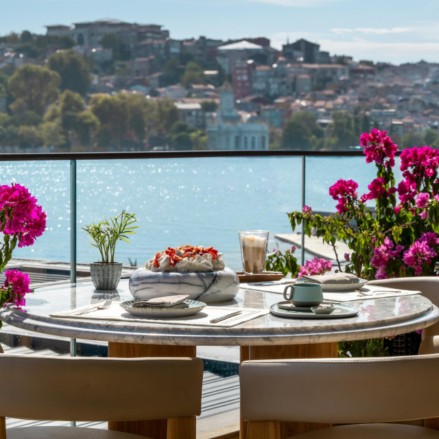 Iz fine dining restorana Josephine Istanbul pruža se pogled na Zlatni rog