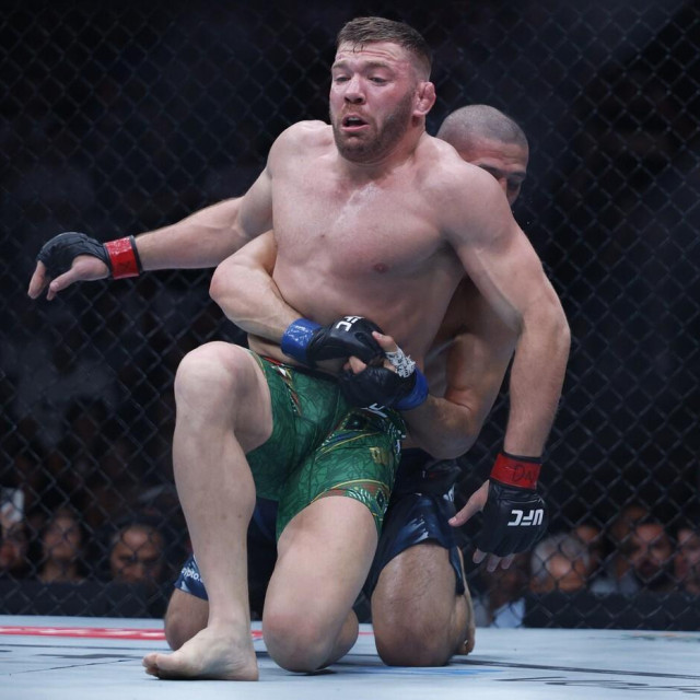 Dricus du Plessis vs Hamzat Čimaev