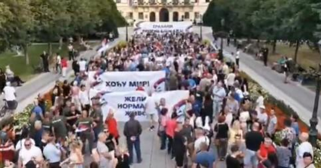 Vučićevci diljem Srbije organizirali prosvjede protiv blokada, sve završilo za manje od dva sata, studenti im poslali poruku