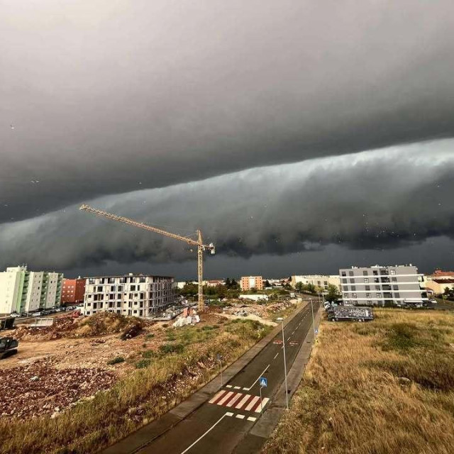 Grmljavinski sustav nad Umagom