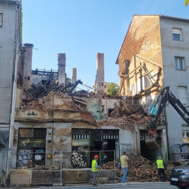 Rušenje zgrade na Maksimirskoj
