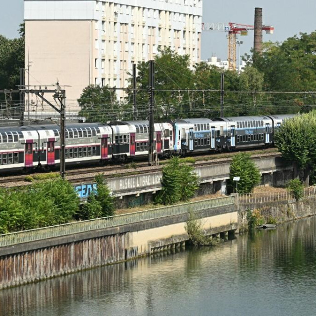 Lokacija u Choisy-le-Roi, gdje su tijela pronađena u rijeci