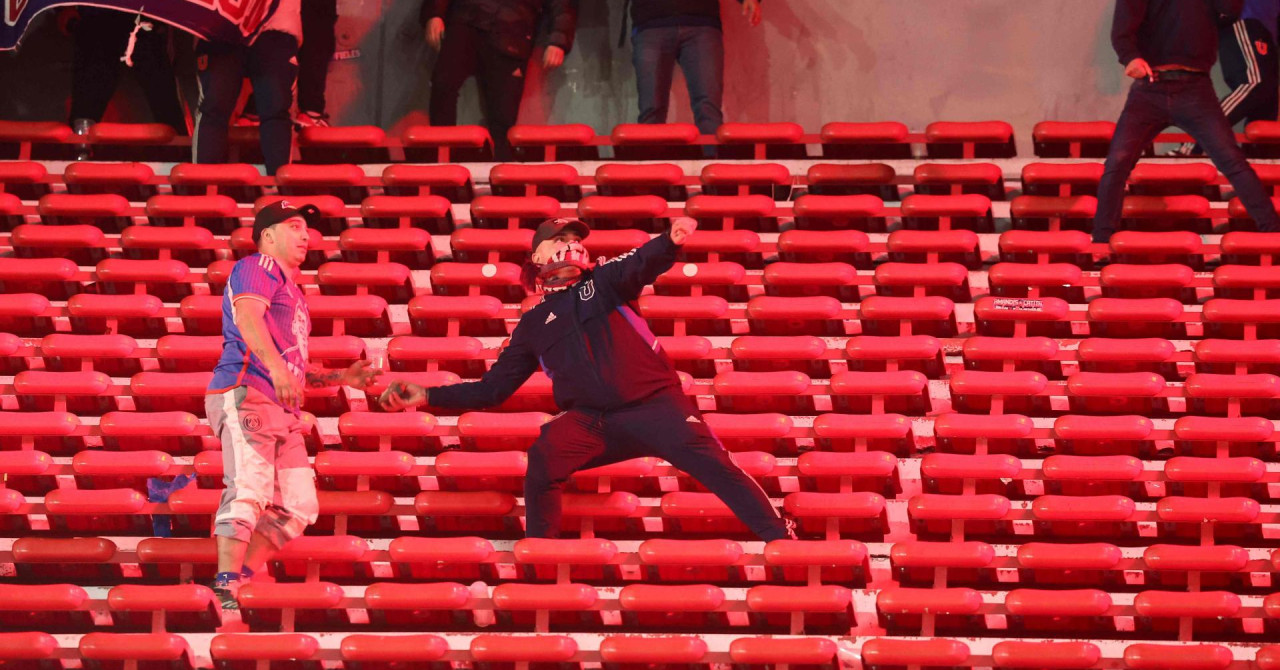 VIDEO: Huliganski neredi kakvi se ne pamte! Šok bombe, projektili i revolt navijača. Oglasio se Gabriel Borić