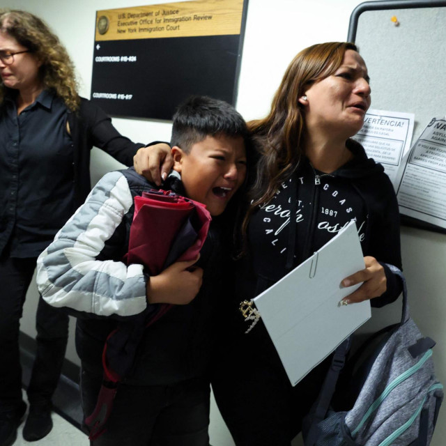 Sud omogućio Trumpu ukidanje zaštite od deportacije za više od 60.000 imigranata