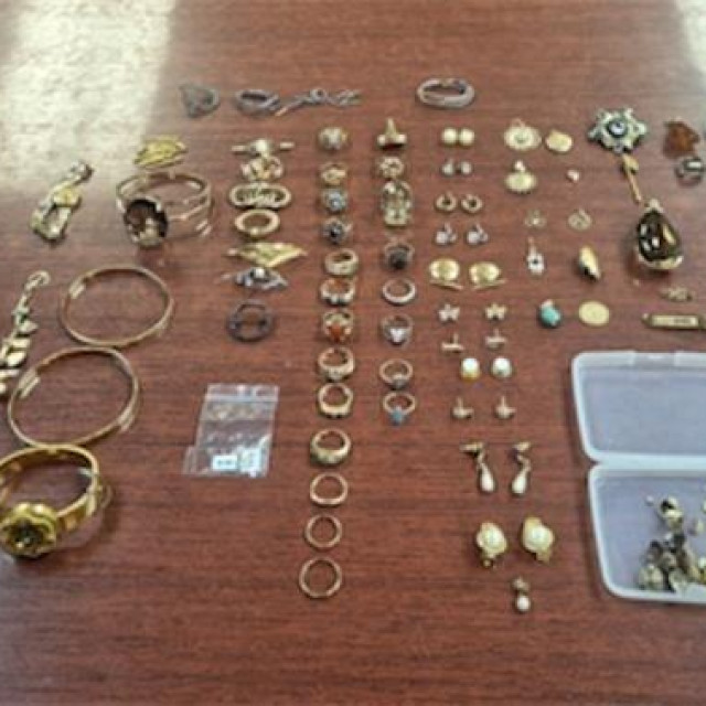 Predmeti koji potječu iz provala u domove