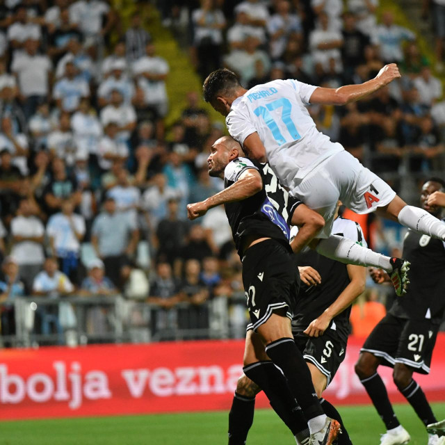 Luka Menalo postiže gol za pobjedu