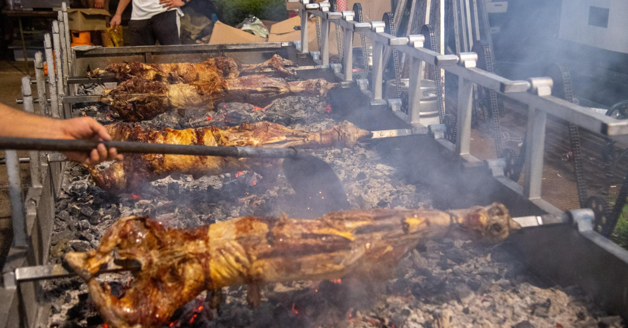 Gost iz Metkovića pojedel jagnjetino in pobegnil, konobar ga je lovil tri ure