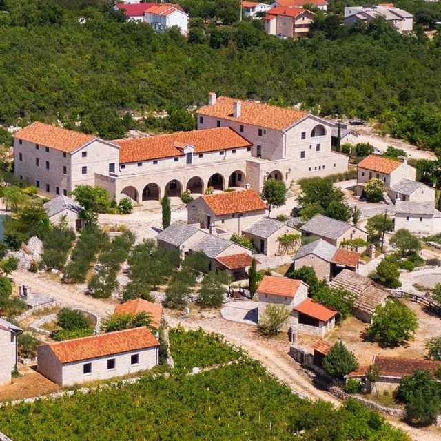 Hercegovačko selo ima 24 kamene kućice 