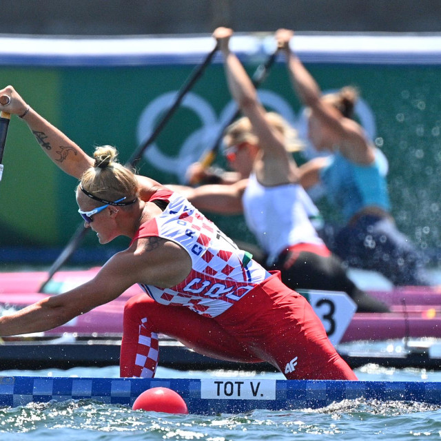 Croatia‘s Vanesa Tot competes in a heat for the women‘s canoe single 200m event during the Tokyo 2020 Olympic Games at Sea Forest Waterway in Tokyo on August 4, 2021. (Photo by Philip FONG/AFP)
