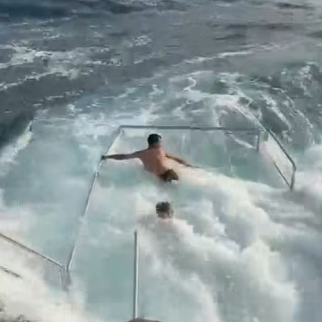 Francuzi se skoro utopili u Cavtatu