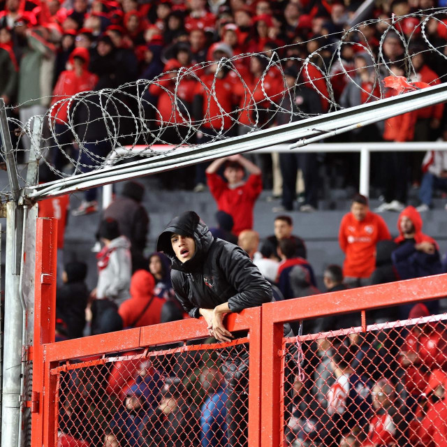 Neredi na utakmici Independiente - Universidad de Chile