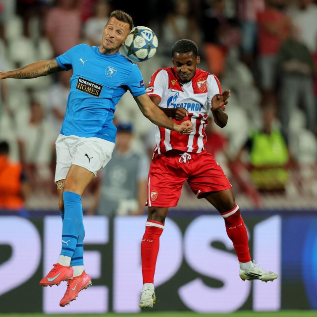 Mislav Oršić (Pafos) i Felicio Milson (Crvena zvezda)
