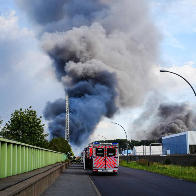Eksplozije i požar u luci u hamburgu