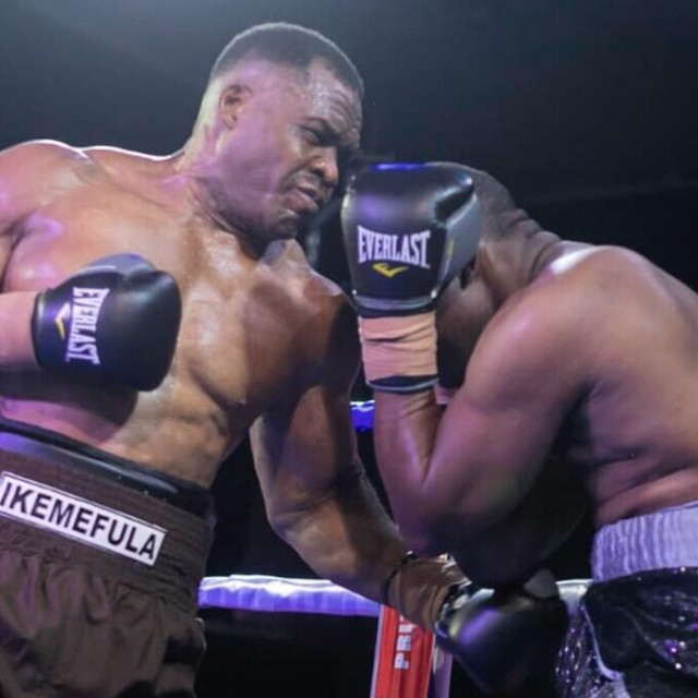 Ike Ibeabuchi (lijevo)