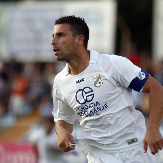 Ahmad Sharbini 2009.