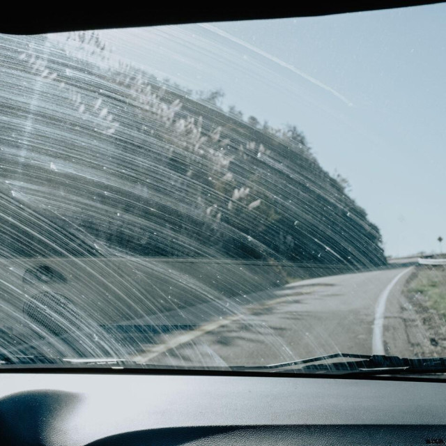 Prljavo vjetrobransko staklo, ilustracija