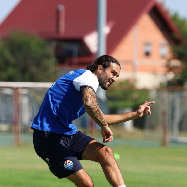 Leonard Zuta na treningu Slavena Belupa