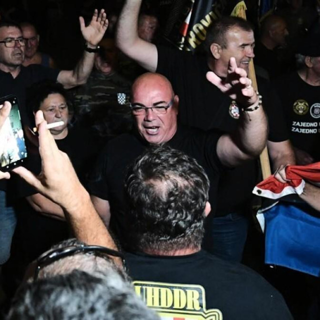 Nediljko Genda i branitelji u Benkovcu