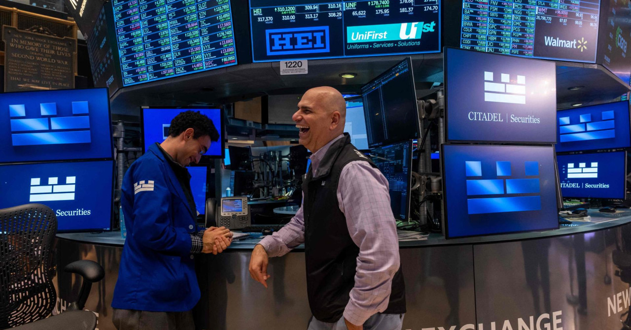 S&P 500 in Dow Jones dosegla rekordne vrednosti, podprta z rastjo delnic tehnoloških podjetij