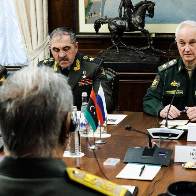 Ruski ministar obrane Andrej Belousov na sastanku s Khalifom Haftarom, zapovjednikom libijske vojske