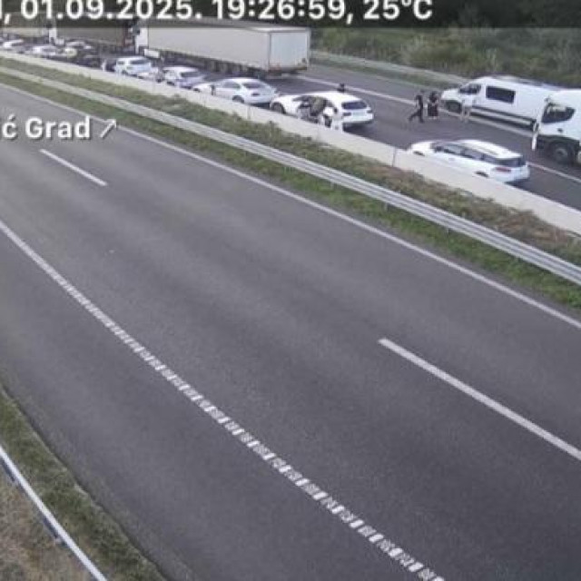 Kolona kod Ivanić Grada