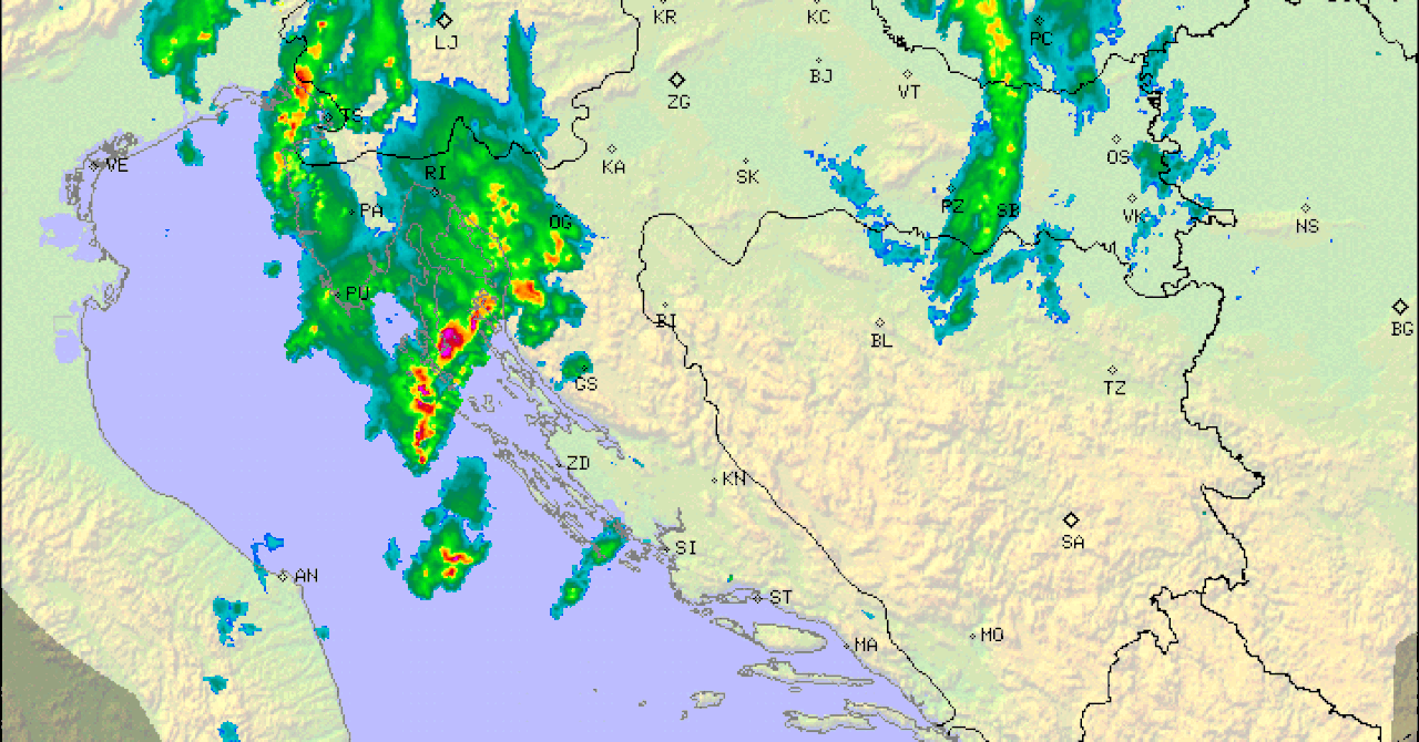 VIDEO Snažno nevrijeme opet pogodilo Istru, upaljen meteoalarm, pogledajte radar: U Trstu su ulice pod vodom