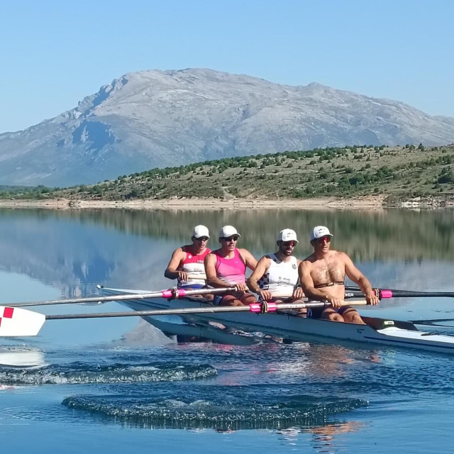 Čamac bolje plovi u novom rasporedu - Patrik Lončarić, Anton Lončarić, Martin Sinković i Valent Sinković na štrokeru