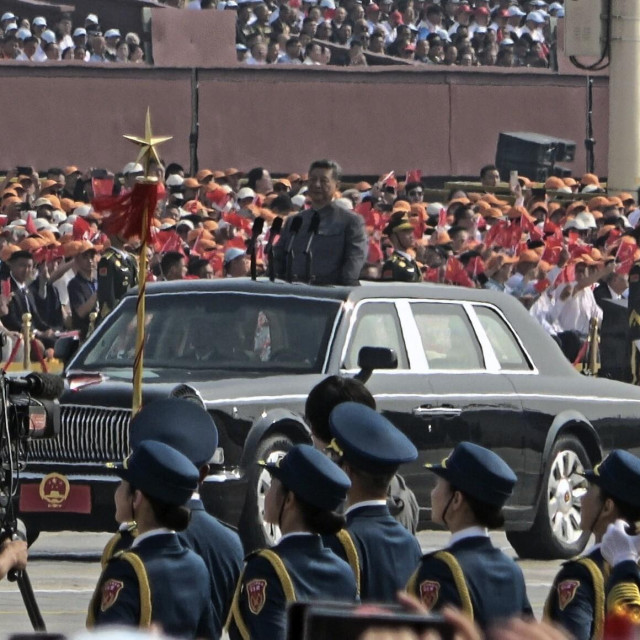 Xi Jinping u inspekciji kineske vojske