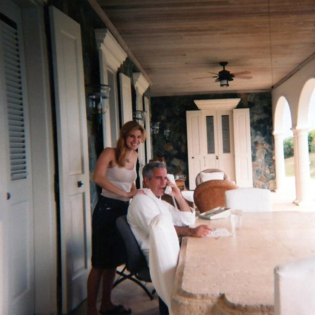 Jeffrey Epstein sa žrtvom Chauntae Davies